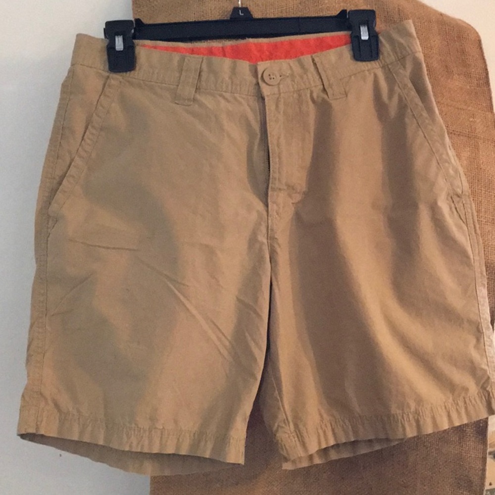 Columbia shorts 30” Tan